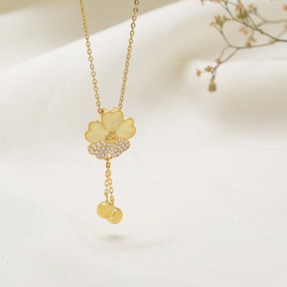 Golden Clover Dangle Pendant with Link Chain